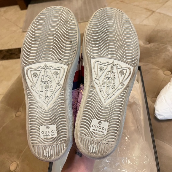 Authentic Gucci Flowerleaf Embroidered Lace Sneaker with Crystal Embellishment - Picture 7 of 7